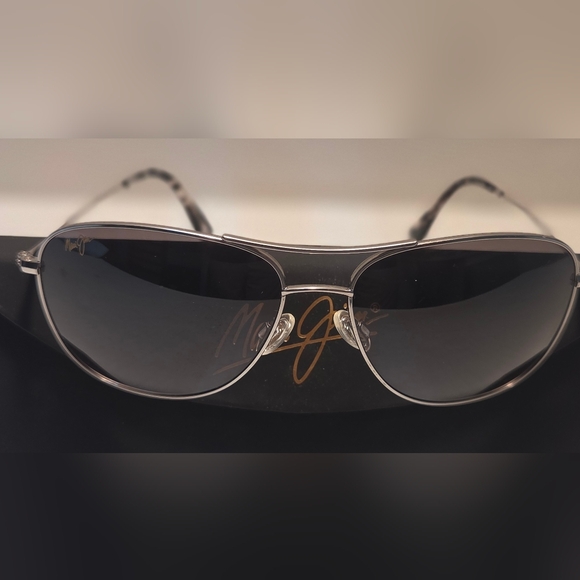 Maui Jim Cliff House B247 Sunglasses Silver Frame Includes Case - Picture 1 of 9